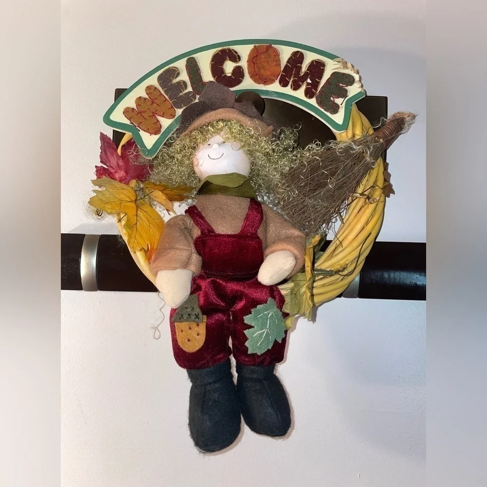 NWT HANDCRAFTED BY ME DOC L “WELCOME” FALL HARVEST SCARECROW DECORATION!